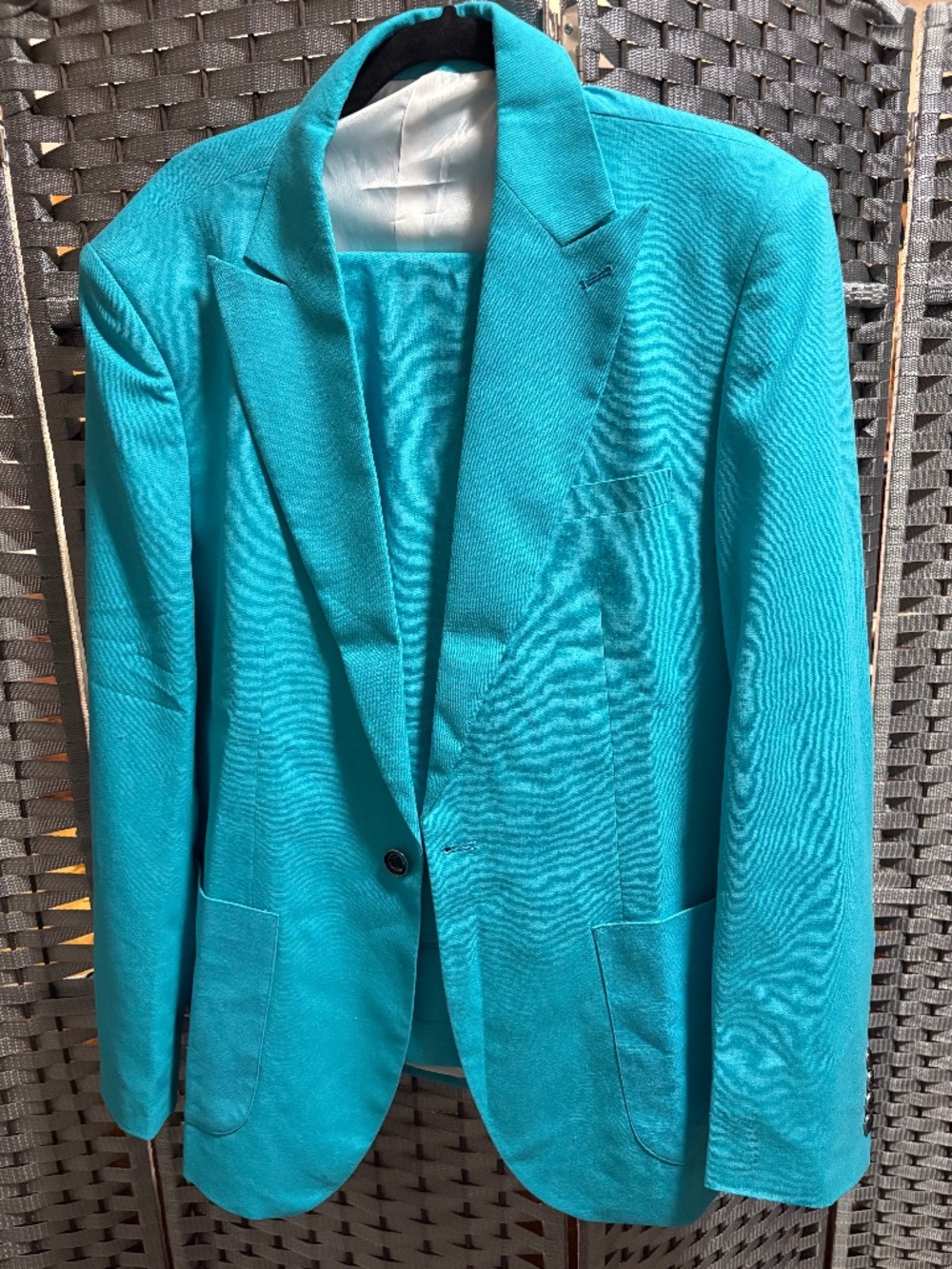 Mi Bo Tong Suit